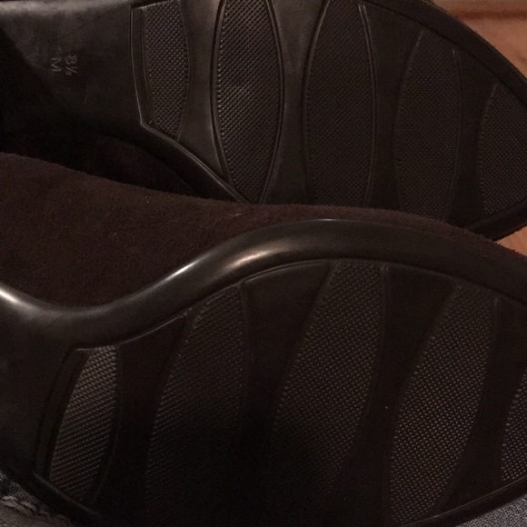 NWOB: Chelsea Booties - Picture 8 of 11